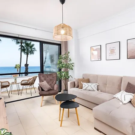 شقة Quattro Beachfront Sea View Ap 206 لارنكا