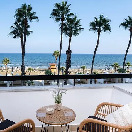 דירה Quattro Beachfront Sea View Ap 206