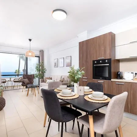 Quattro Beachfront Sea View Ap 206 *